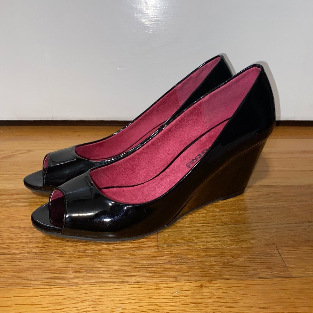 Dirty Laundry Black Patent Open-Toe Wedges, Size 8.5